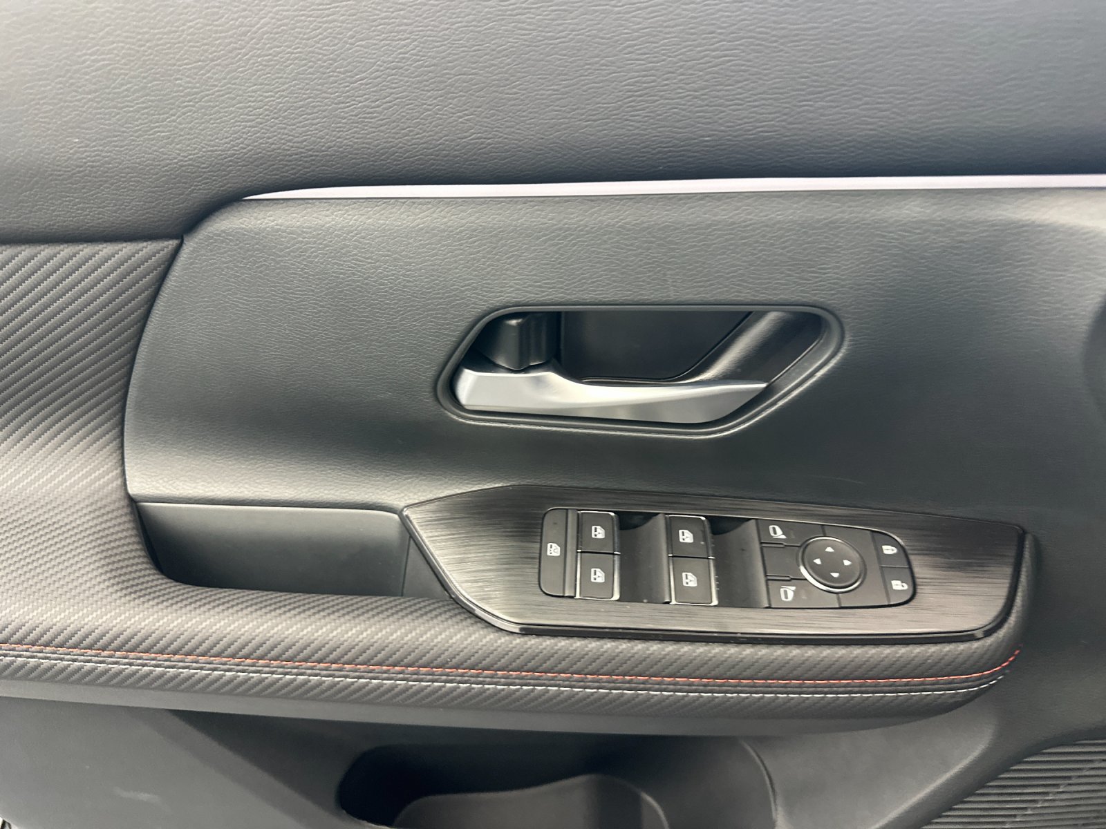 2026 Nissan KICKS SR AWD - Photo 10