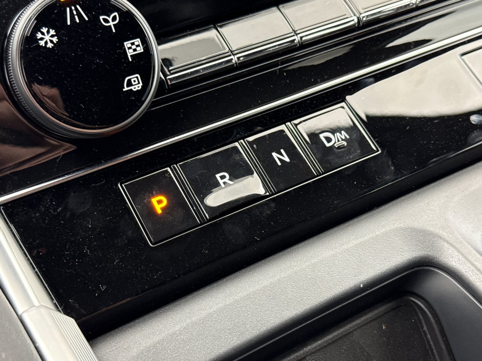 2025 Nissan Armada SL - Photo 22