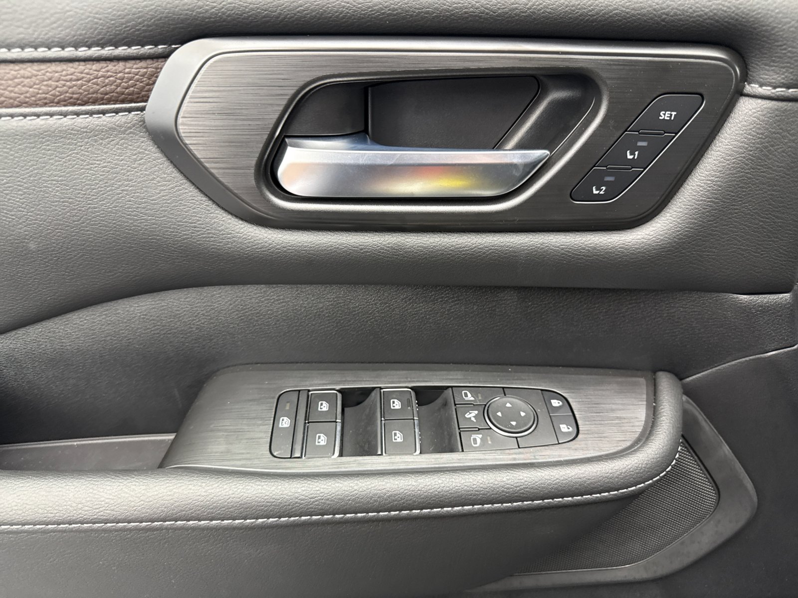 2025 Nissan Armada SL - Photo 10