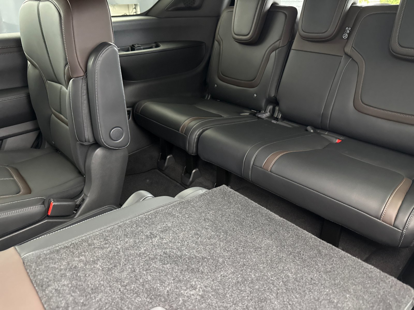 2025 Nissan Armada SL - Photo 14