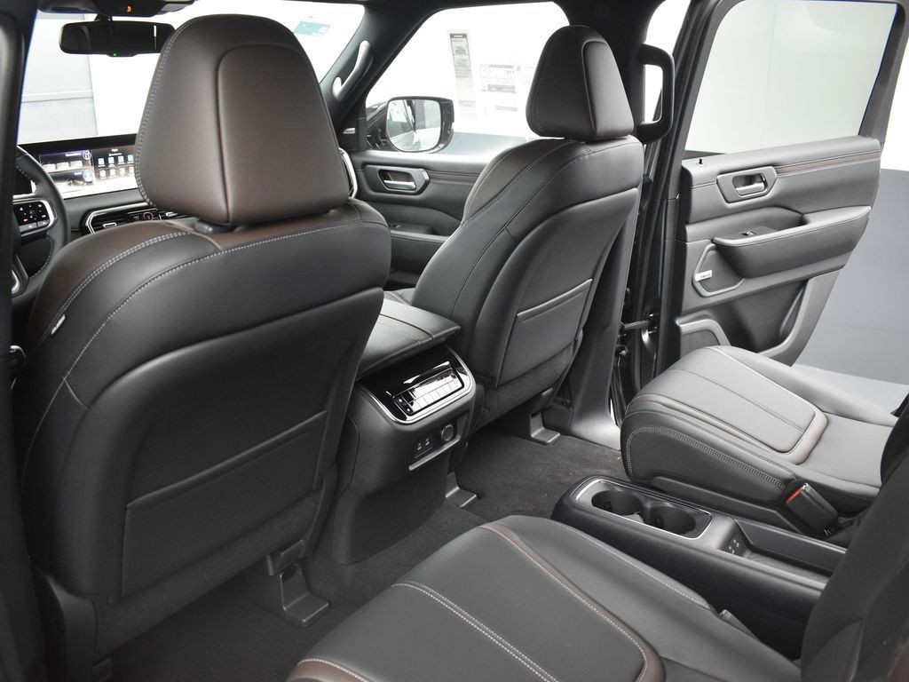 2025 Nissan Armada SL - Photo 14