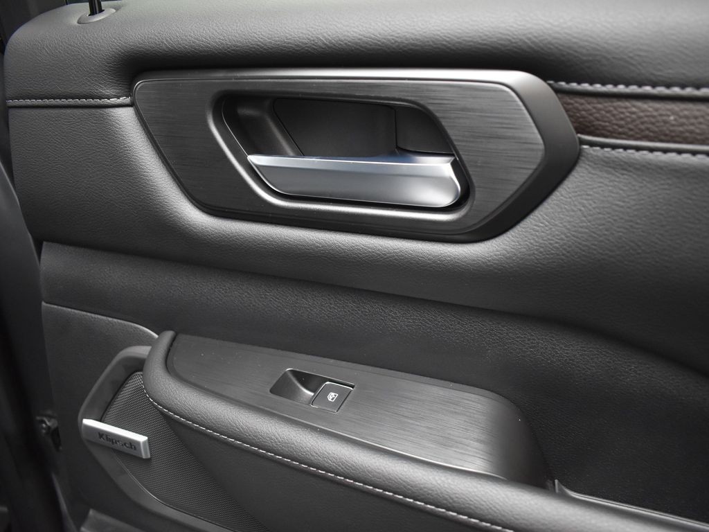 2025 Nissan Armada SL - Photo 20