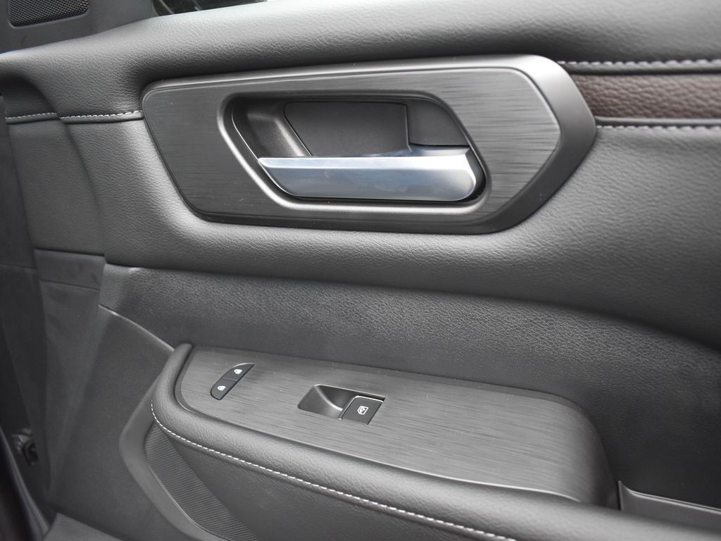 2025 Nissan Armada SL - Photo 26