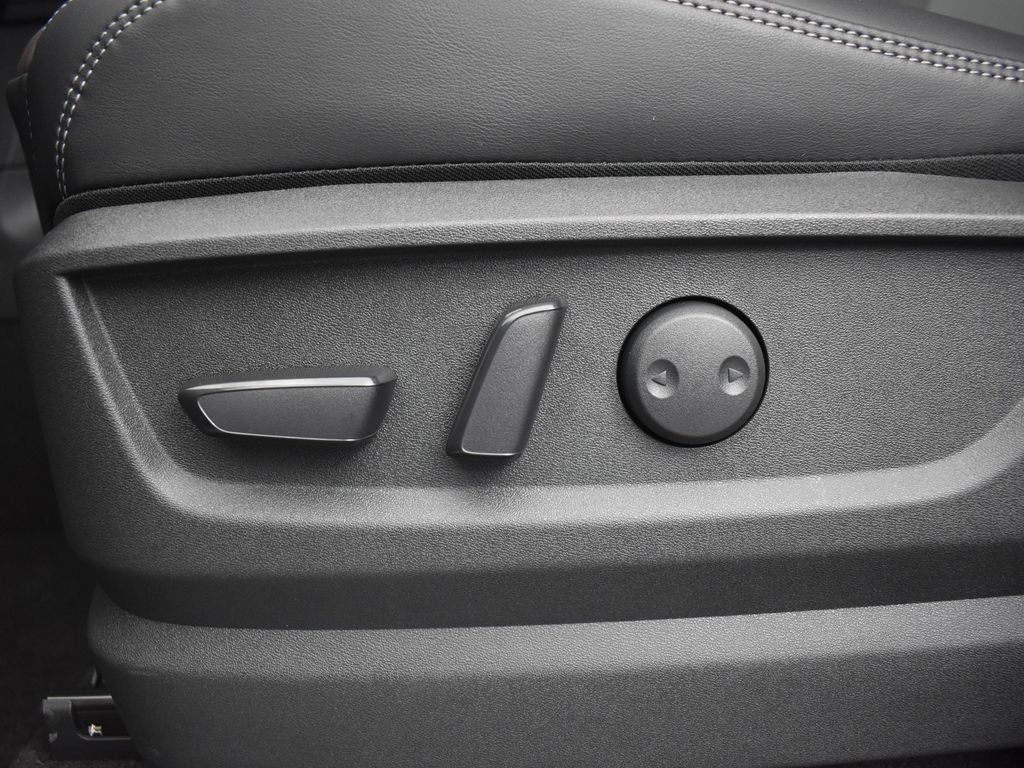 2025 Nissan Armada SL - Photo 30