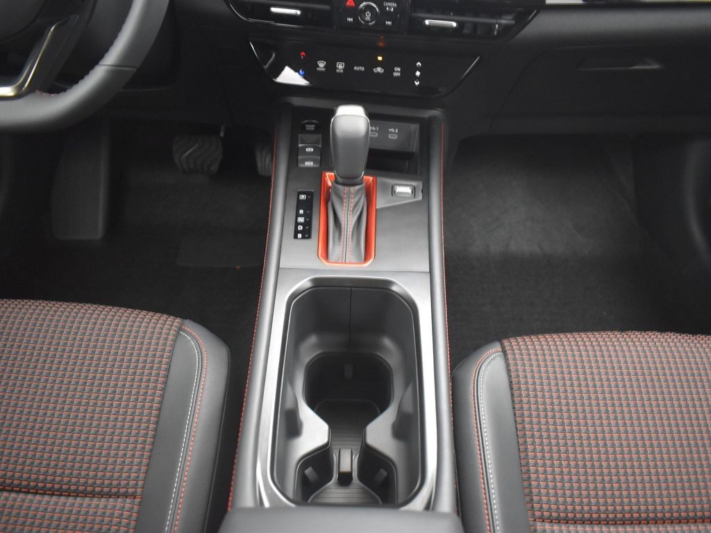 2026 Nissan KICKS SR - Photo 12
