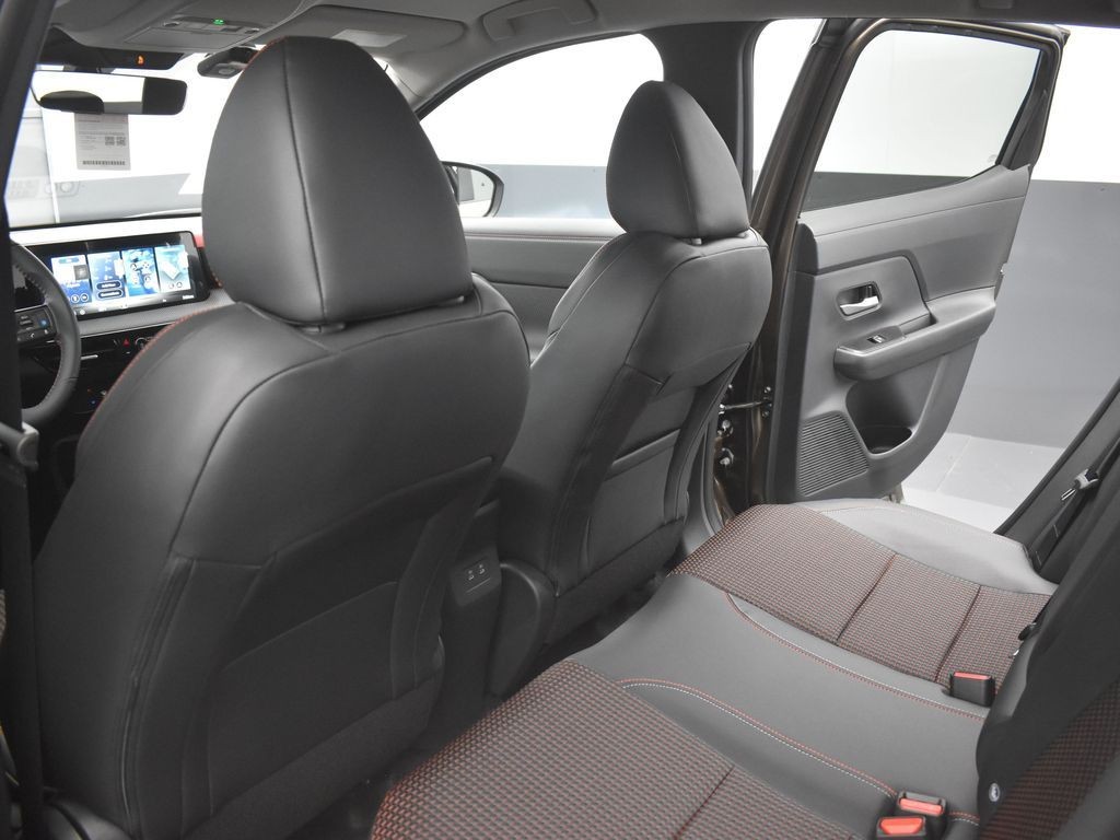 2026 Nissan KICKS SR - Photo 14