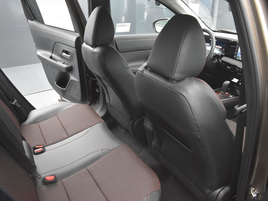 2026 Nissan KICKS SR - Photo 18