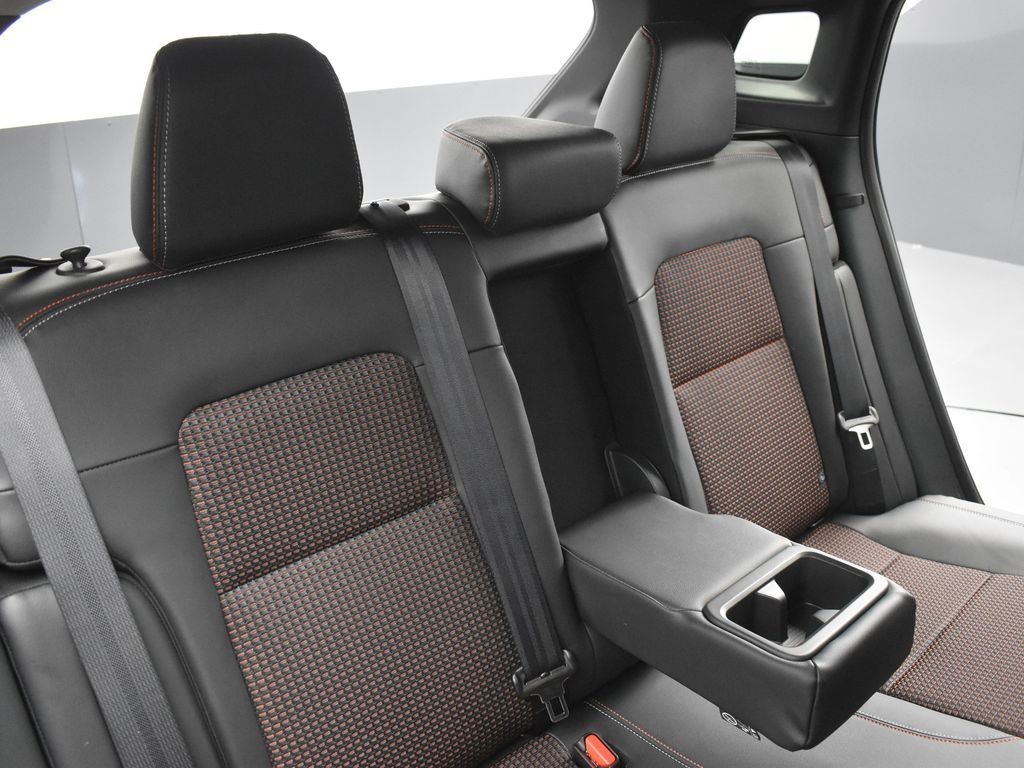 2026 Nissan KICKS SR - Photo 22
