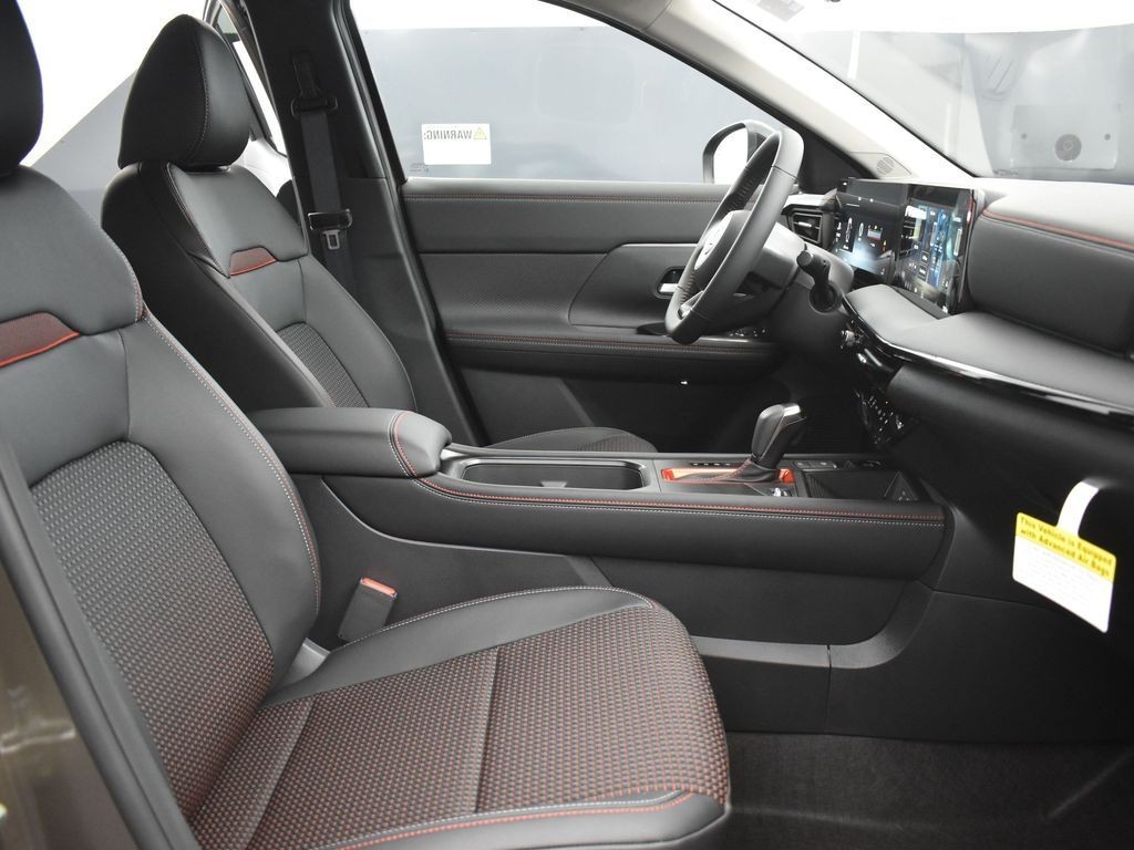 2026 Nissan KICKS SR - Photo 23