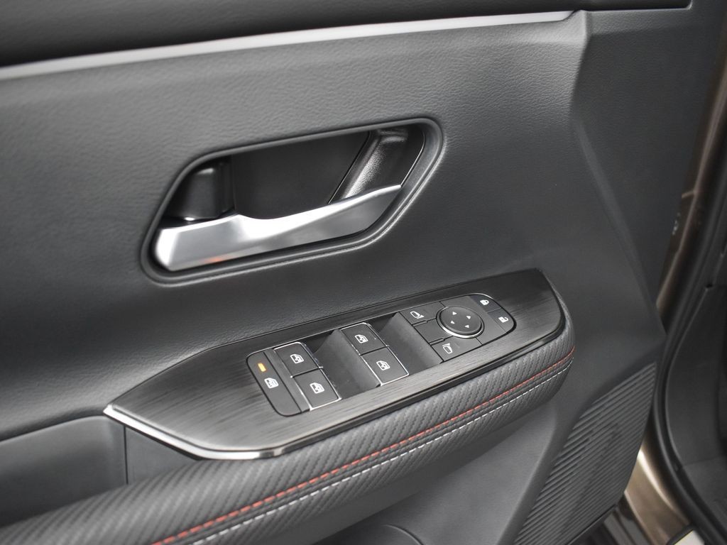 2026 Nissan KICKS SR - Photo 27