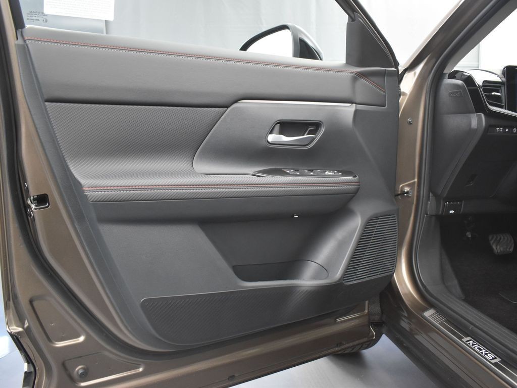 2026 Nissan KICKS SR - Photo 28