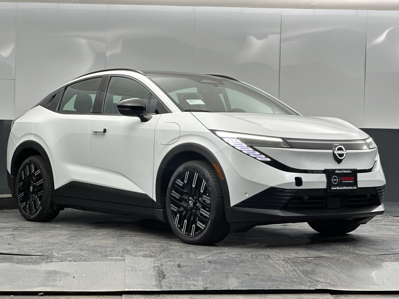 2026 Nissan Leaf Platinum+'s photo