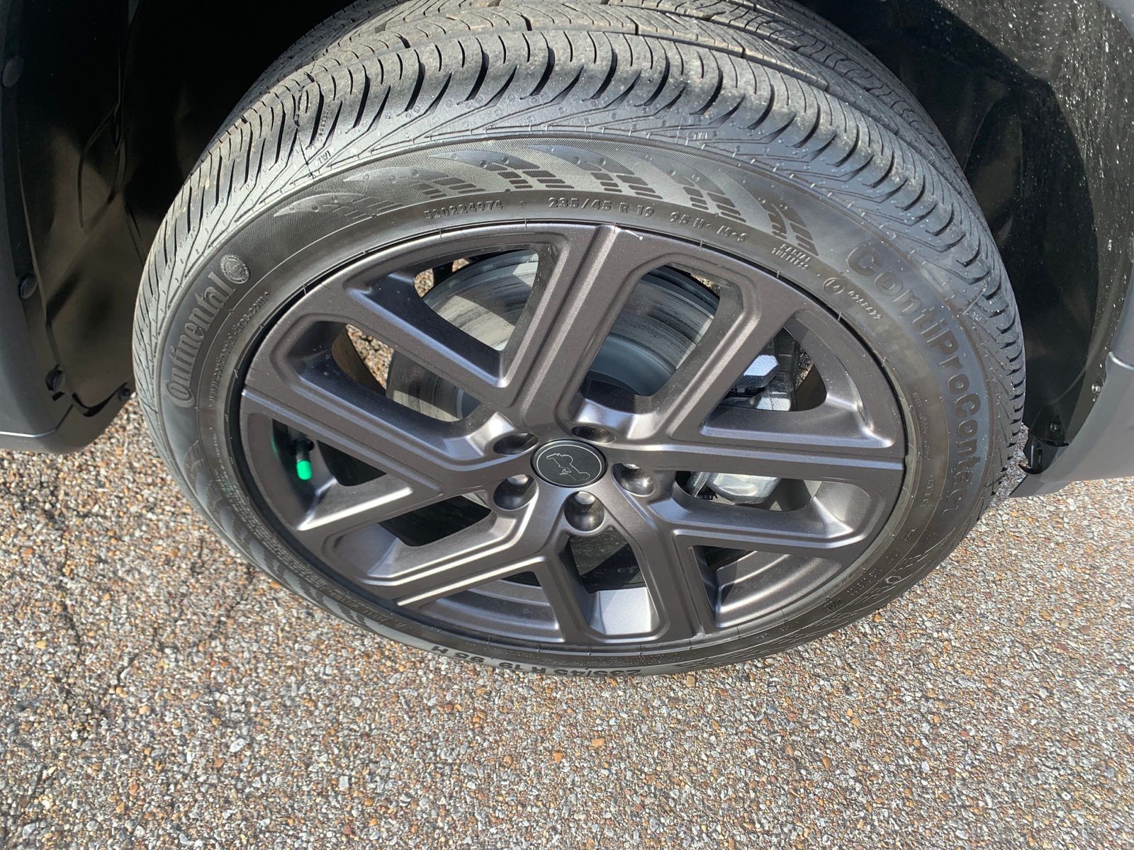 New 2026 Diamond Black Crystal Pearlcoat Jeep Latitude image 10