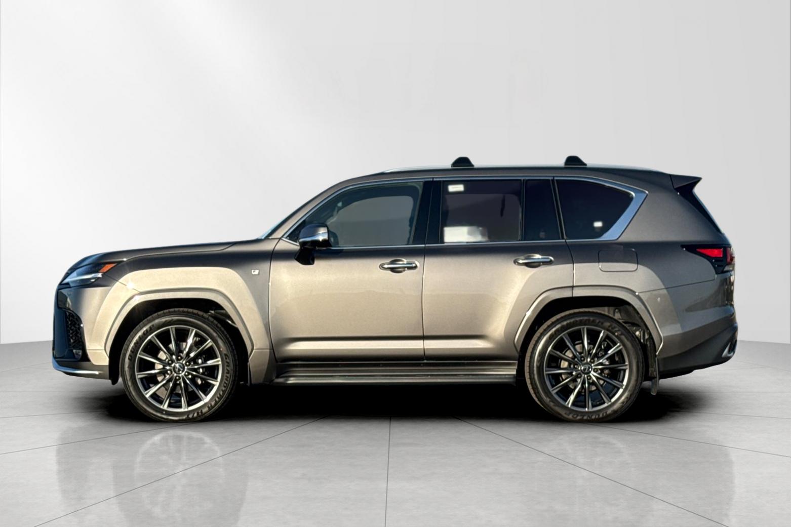 2026 Lexus LX 600 F-Sport - Photo 3