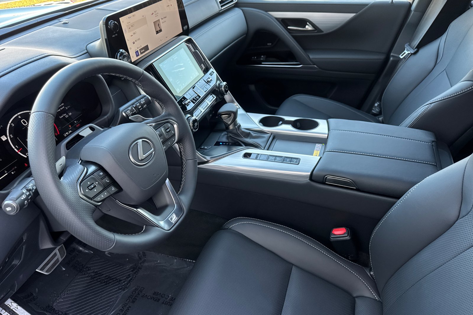 2026 Lexus LX 600 F-Sport - Photo 10