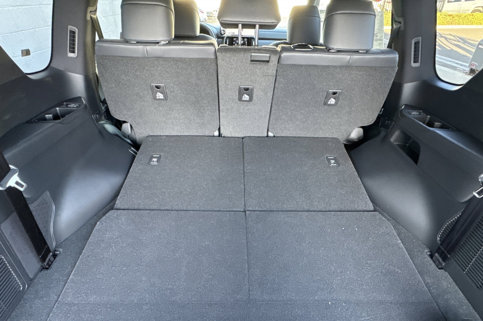 2026 Lexus LX 600 F-Sport - Photo 16