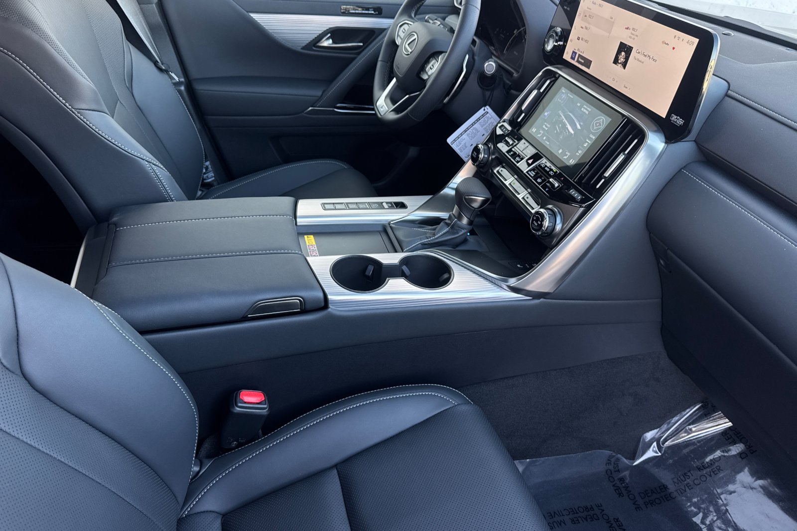 2026 Lexus LX 600 F-Sport - Photo 17