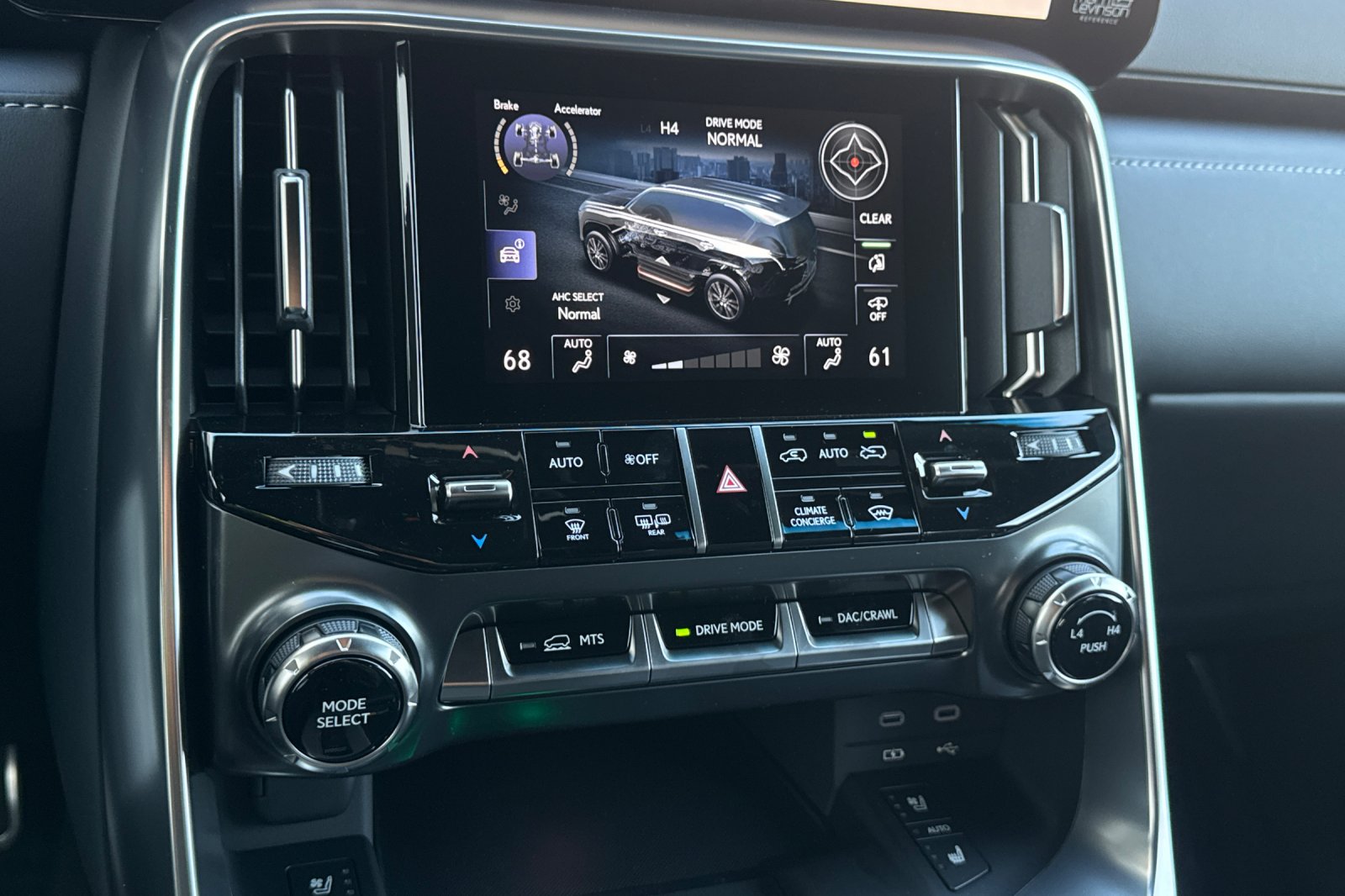 2026 Lexus LX 600 F-Sport - Photo 21