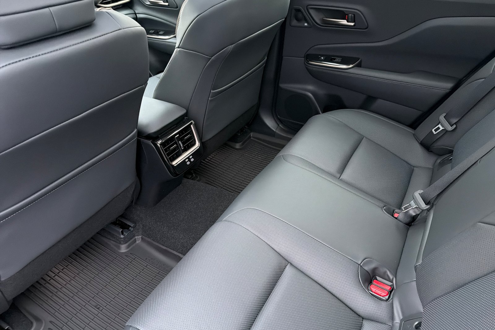 2026 Toyota Crown Platinum - Photo 10