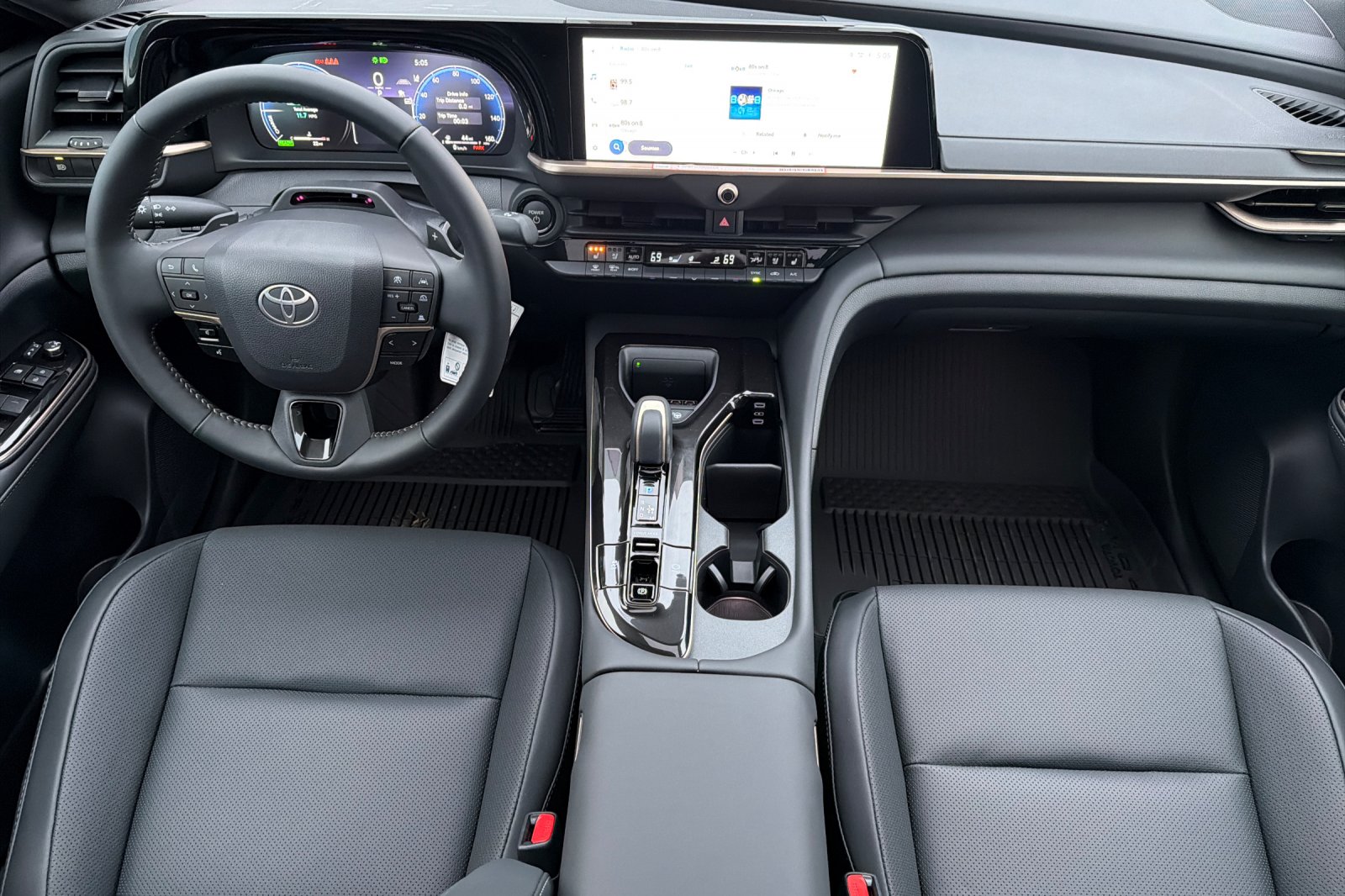 2026 Toyota Crown Platinum - Photo 11
