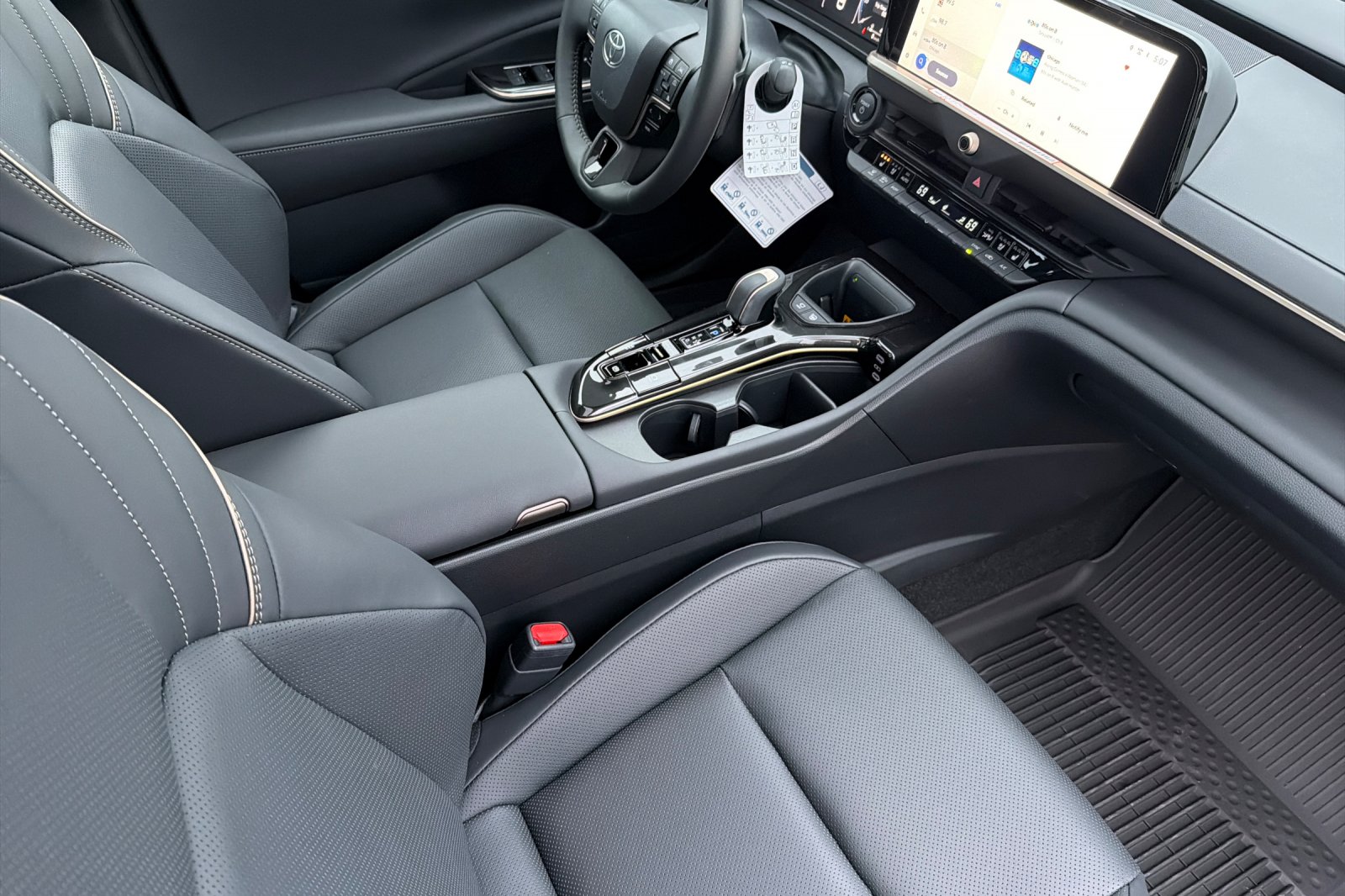 2026 Toyota Crown Platinum - Photo 13