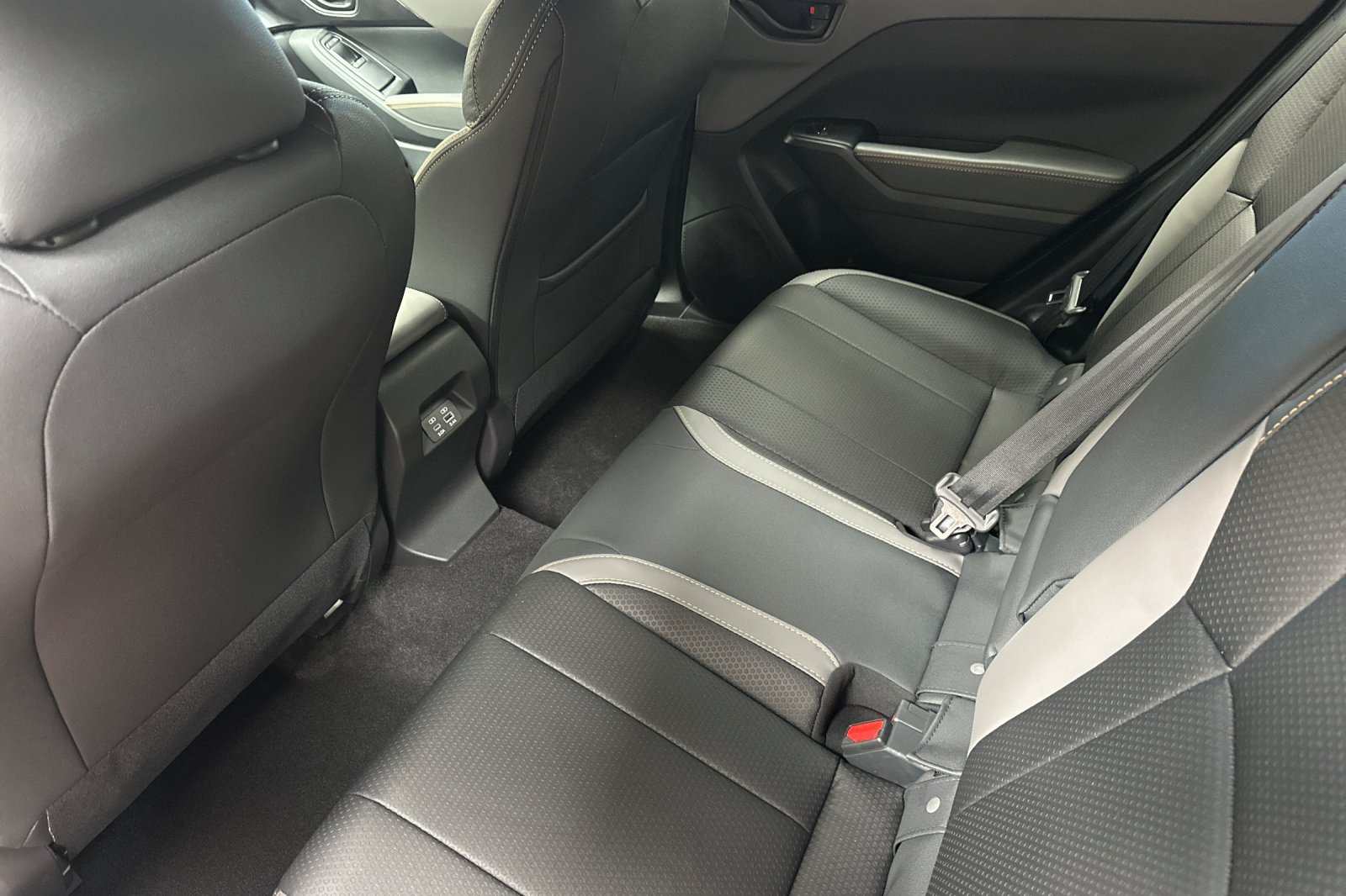 New 2026 ICE SILVER METALLIC Subaru Wilderness image 14