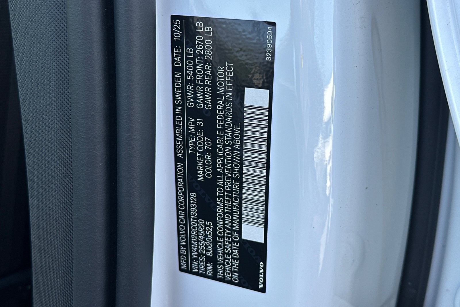 New 2026 Crystal White Volvo Plus image 27