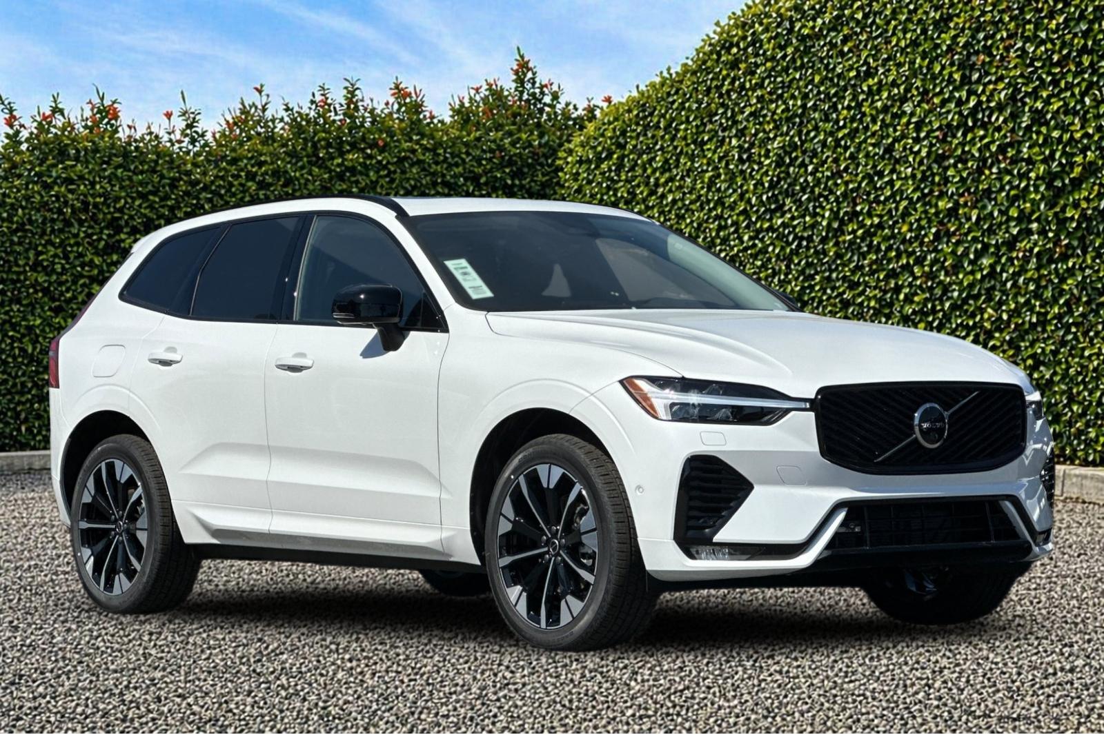 New 2026 Crystal White Volvo Plus image 8