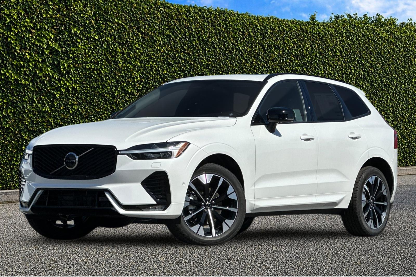2026 Volvo XC60 B5 Plus Dark AWD's photo