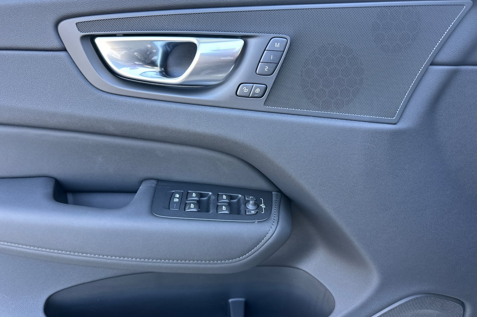 New 2026 Crystal White Volvo Plus image 11
