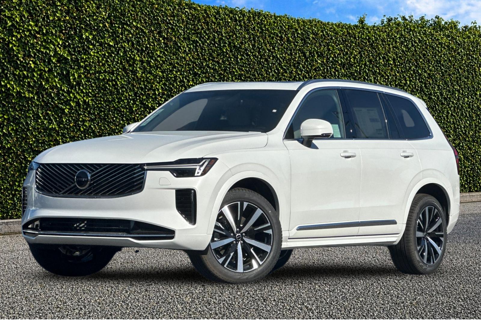 2026 Volvo XC90 B6 Core Bright 4WD's photo