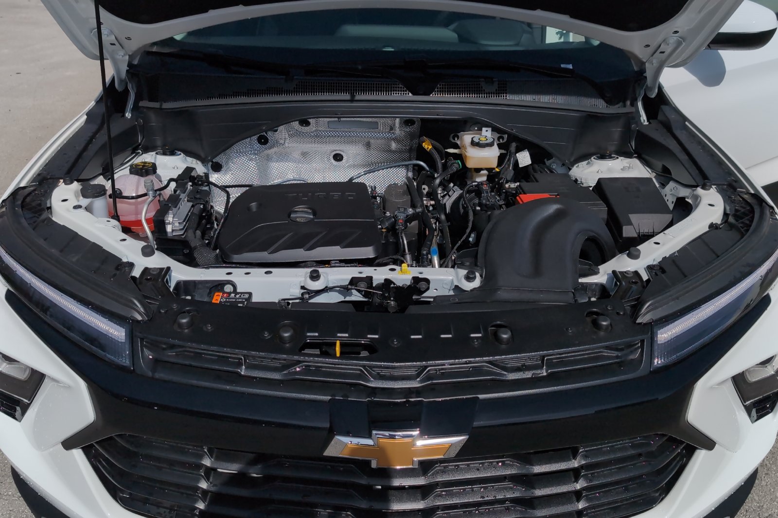 New 2026 White Chevrolet LT image 28