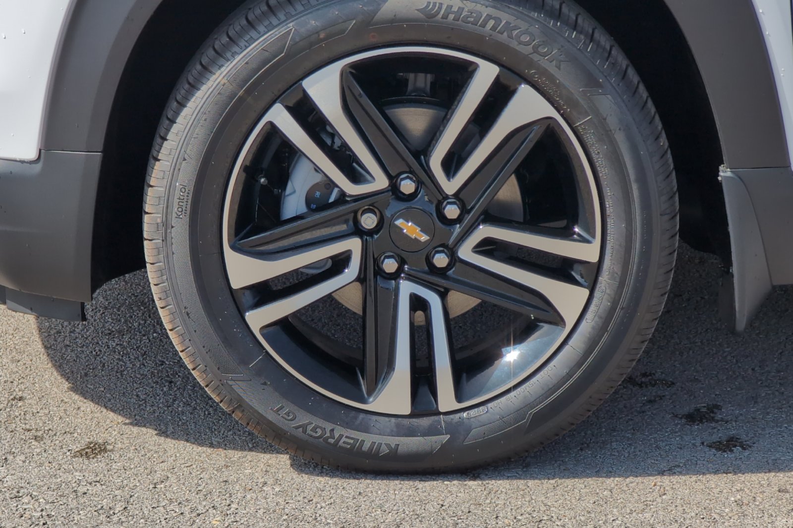New 2026 White Chevrolet LT image 26