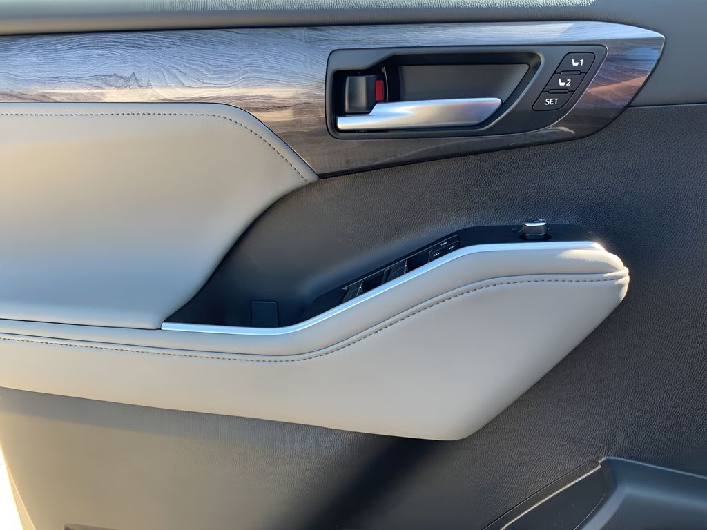 New 2025  Toyota Platinum image 10