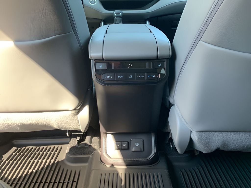 New 2025  Toyota Platinum image 13