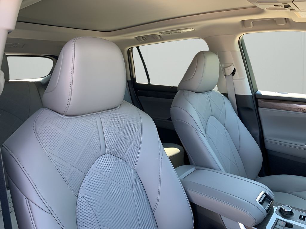 New 2025  Toyota Platinum image 17