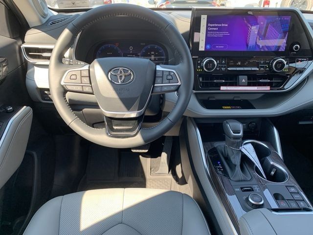 New 2025  Toyota Platinum image 50