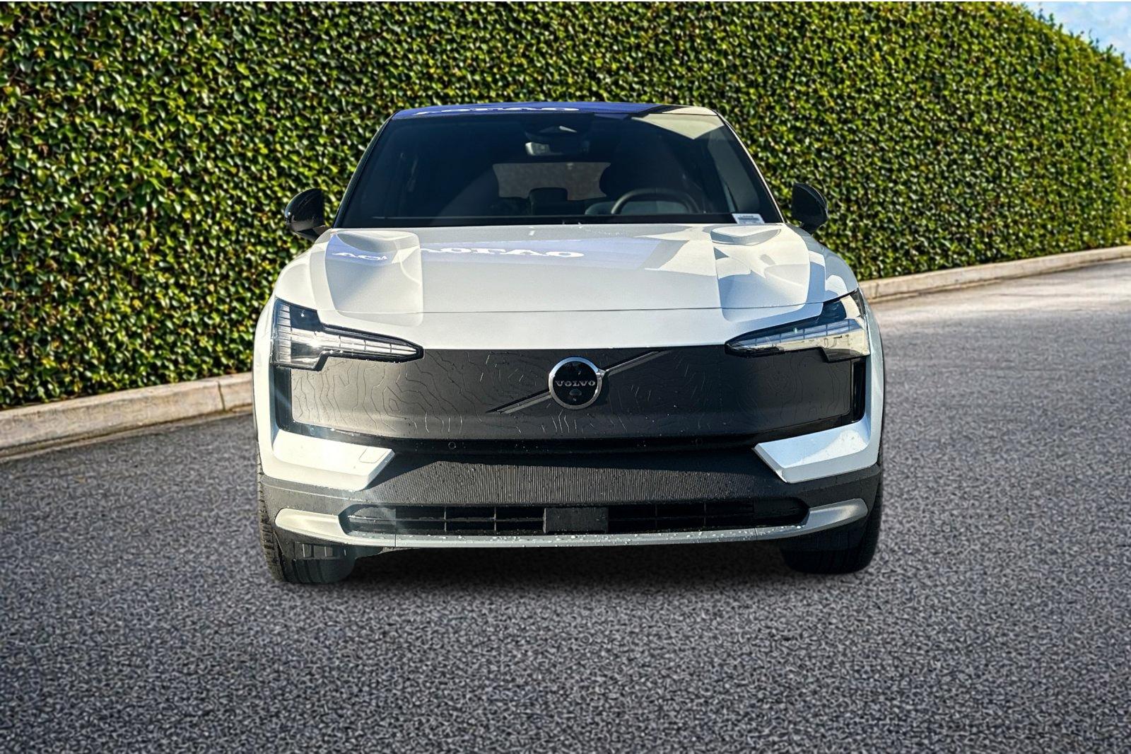 New 2026 Crystal White Volvo Ultra image 9