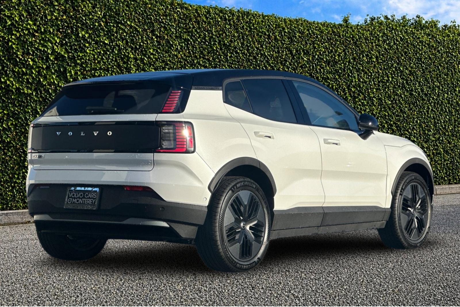 New 2026 Crystal White Volvo Ultra image 6