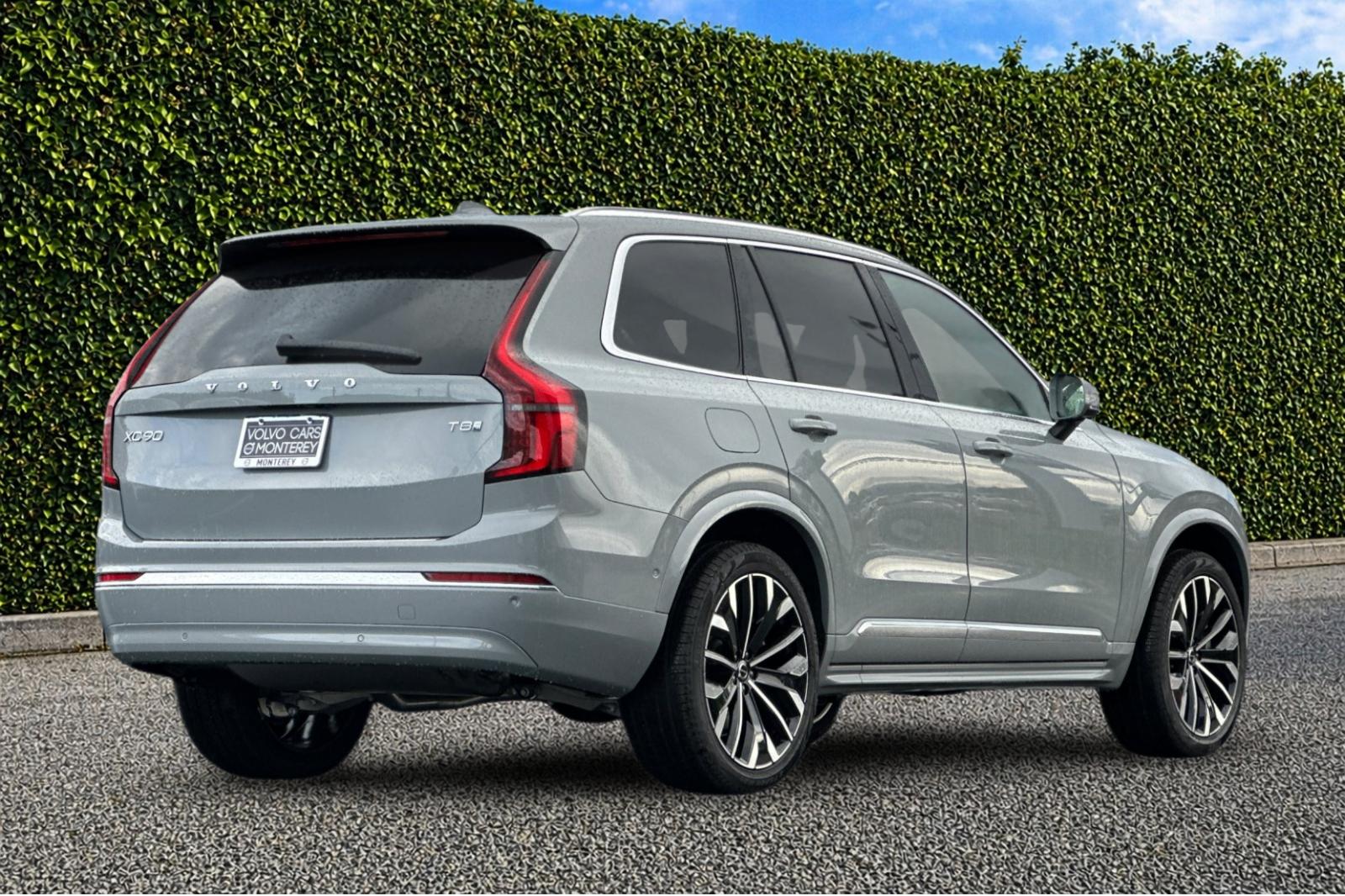New 2026 Gray Volvo T8 Plus image 6