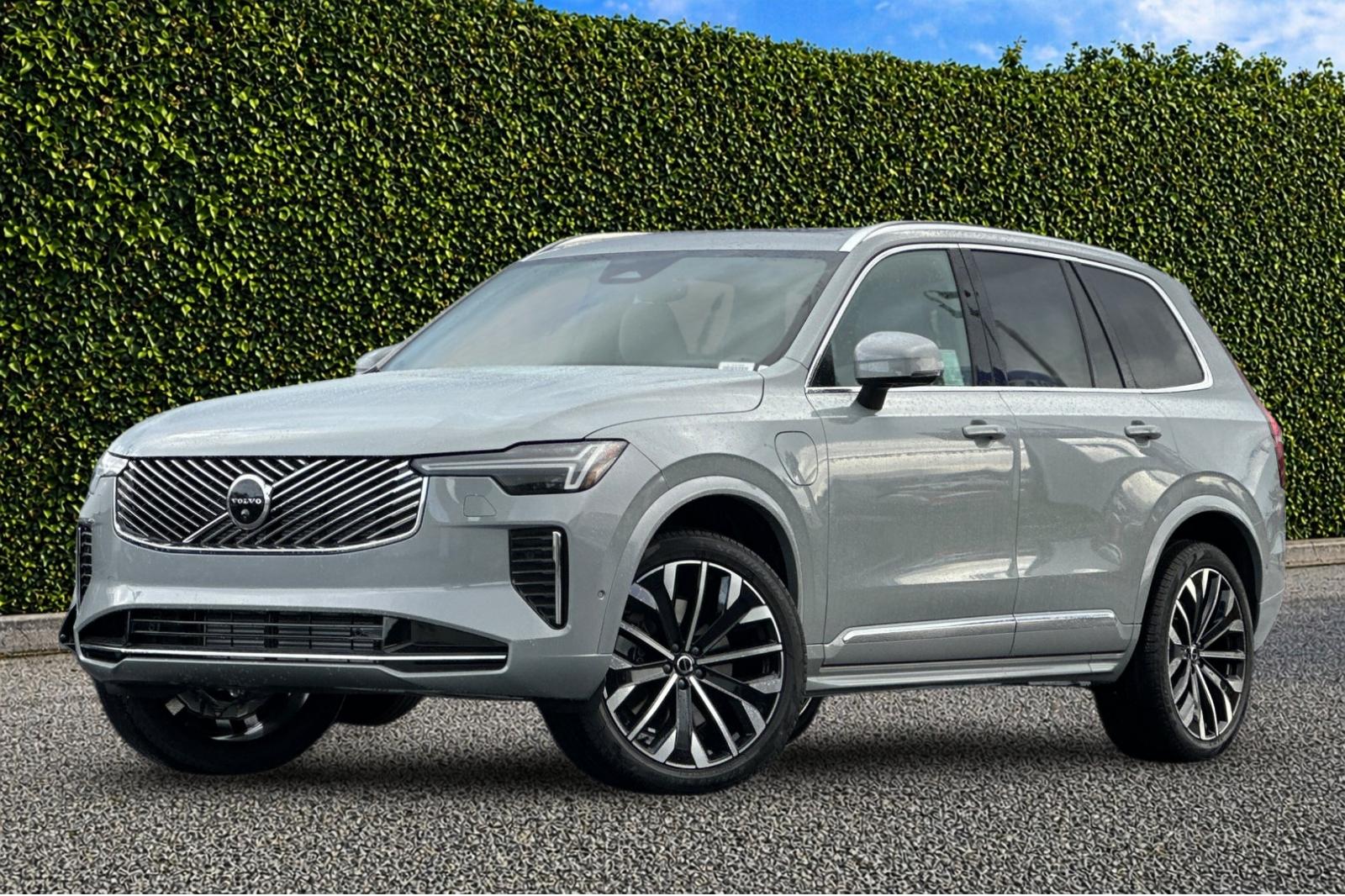 2026 Volvo XC90 T8 Recharge Plus Bright 7-Seat 4WD's photo