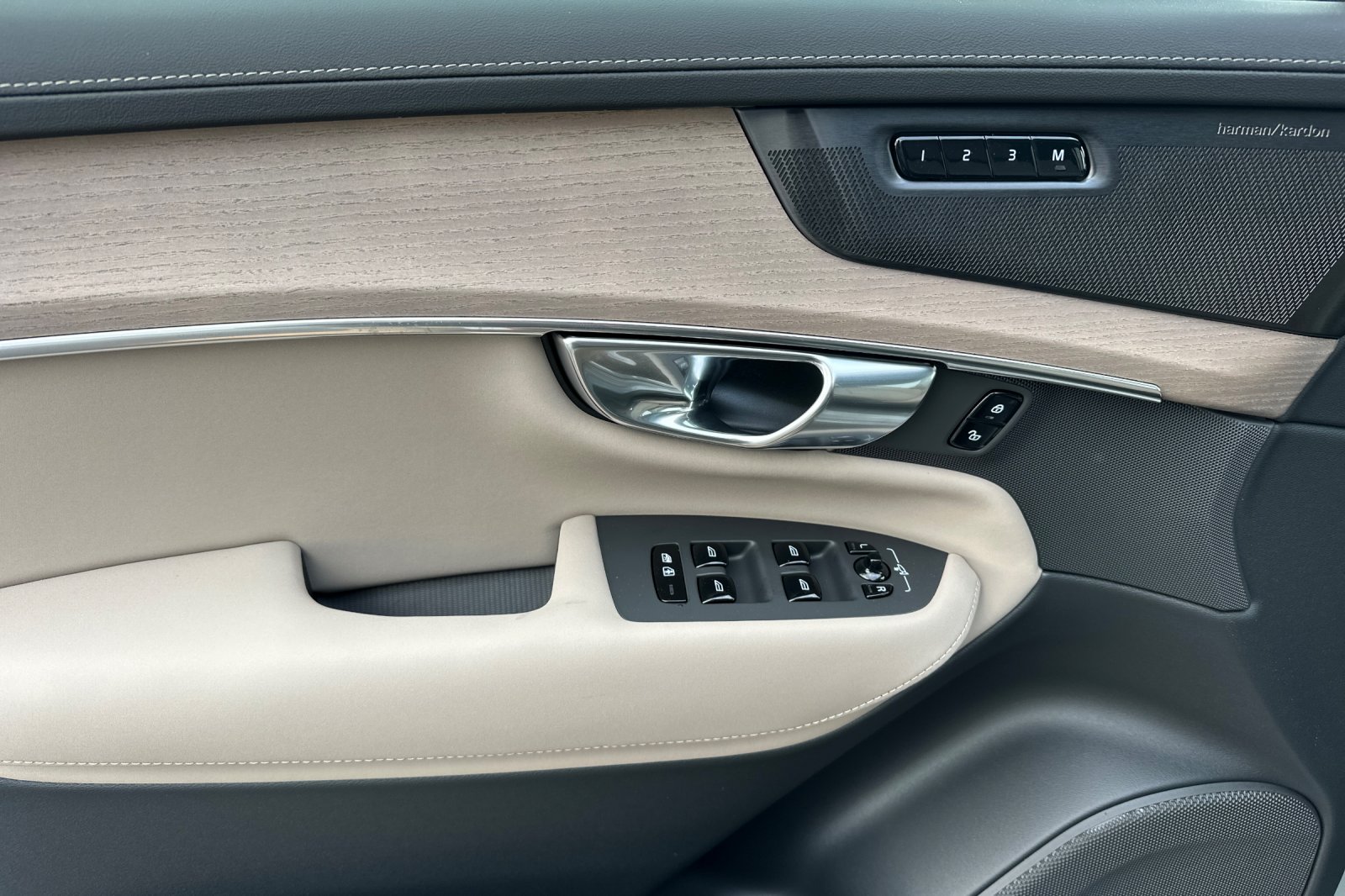 New 2026 Gray Volvo T8 Plus image 11