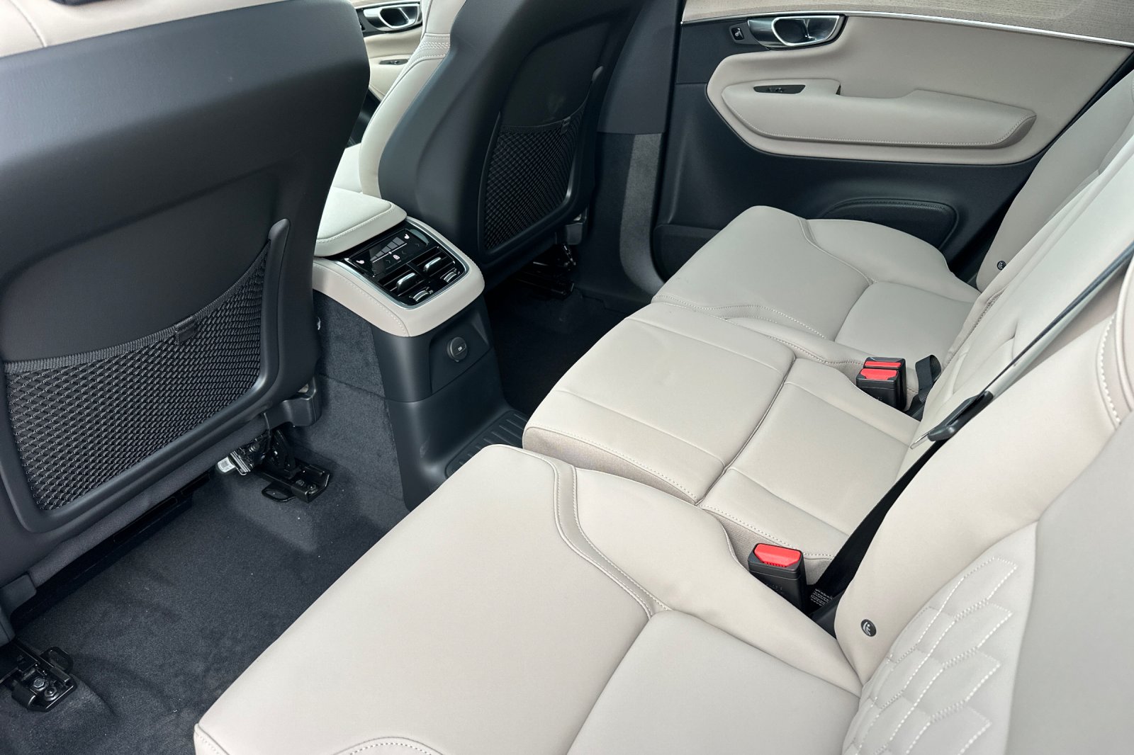 New 2026 Gray Volvo T8 Plus image 12