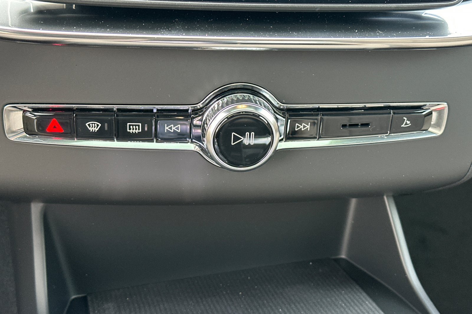 New 2026 Gray Volvo T8 Plus image 22