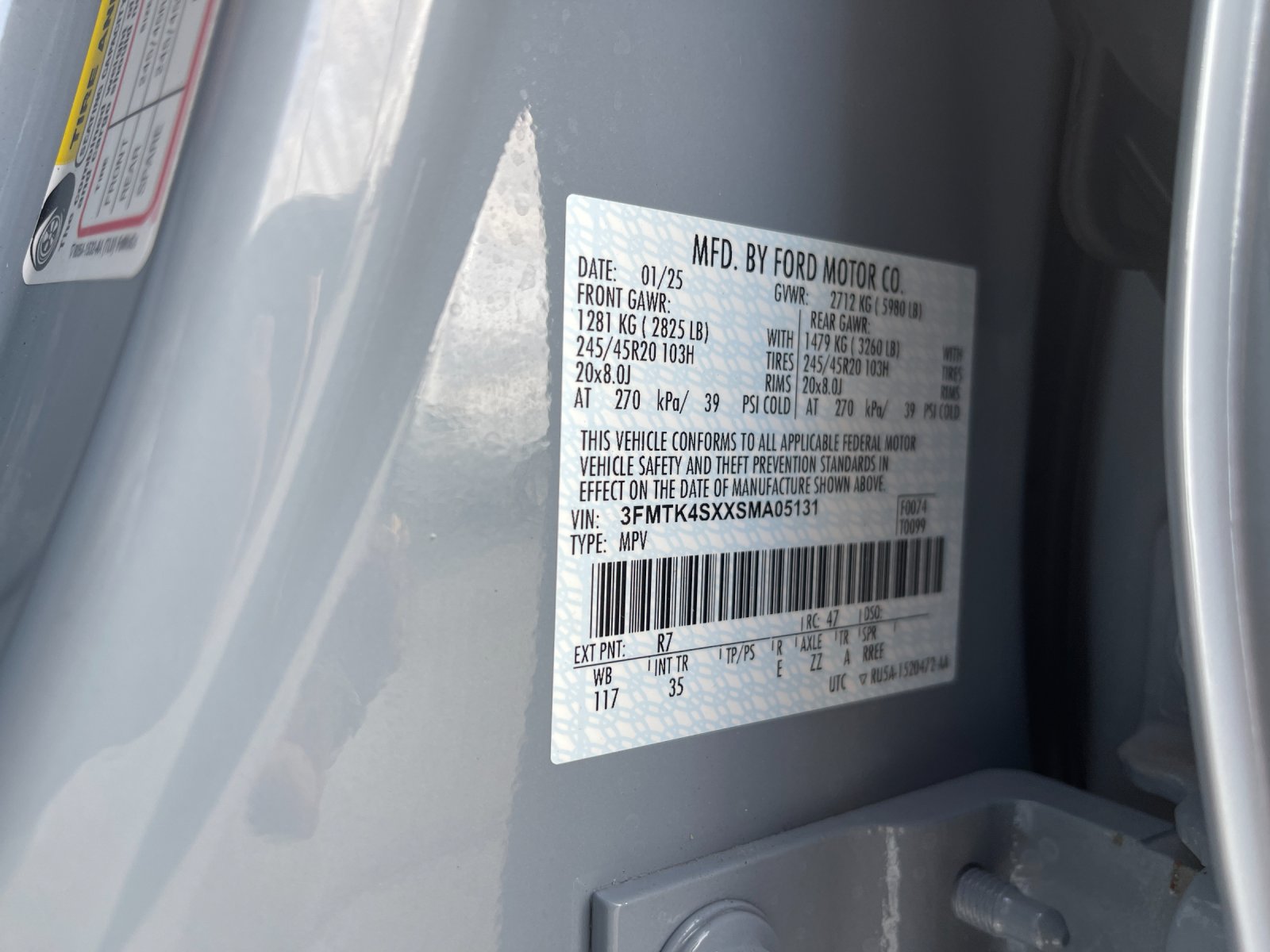 New 2025 Glacier Gray Metallic Tri-coat Ford GT image 32
