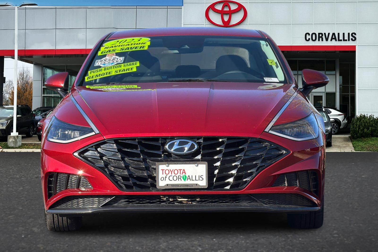 Used 2023 Ultimate Red Hyundai SEL image 9