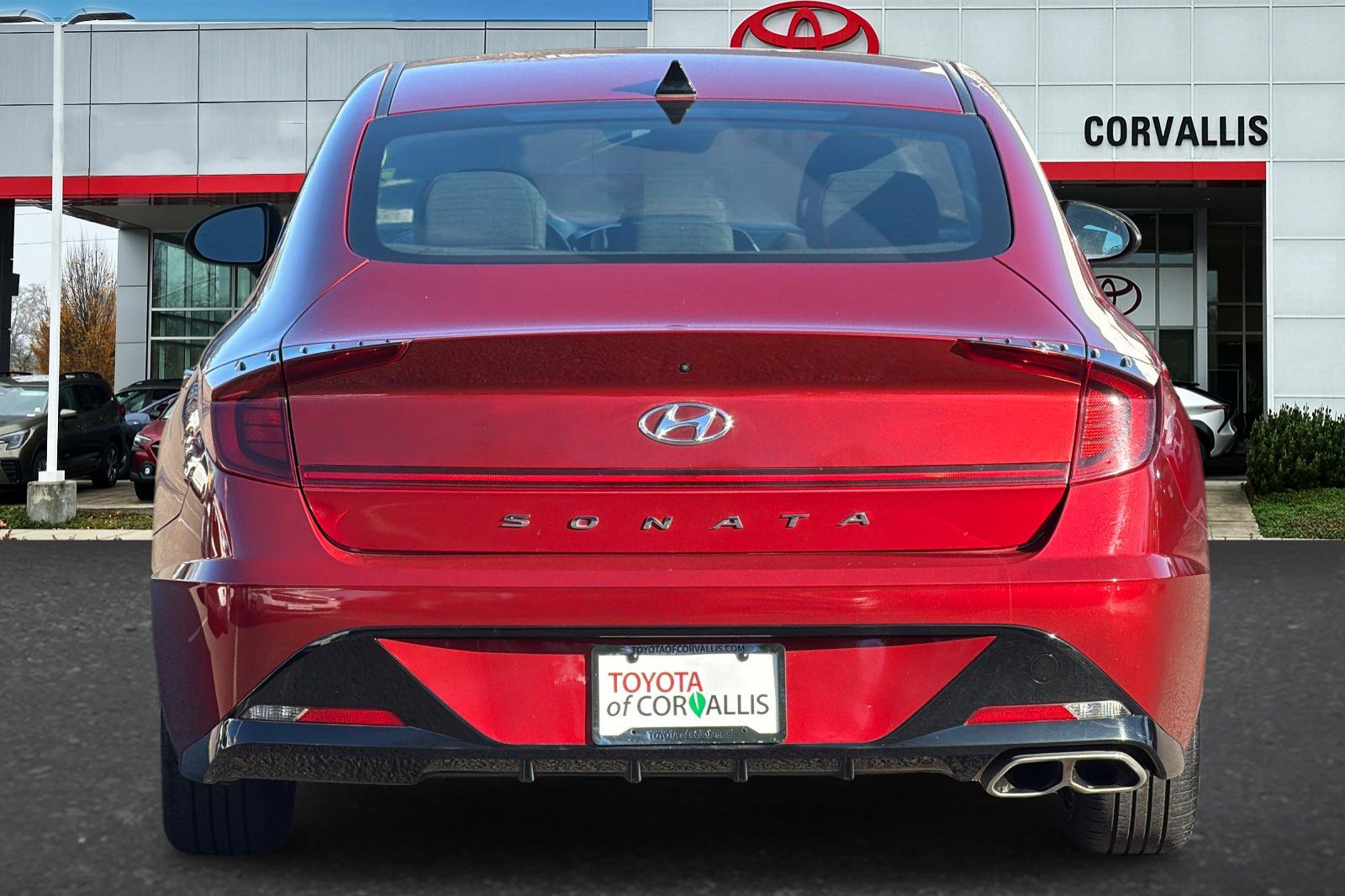 Used 2023 Ultimate Red Hyundai SEL image 5