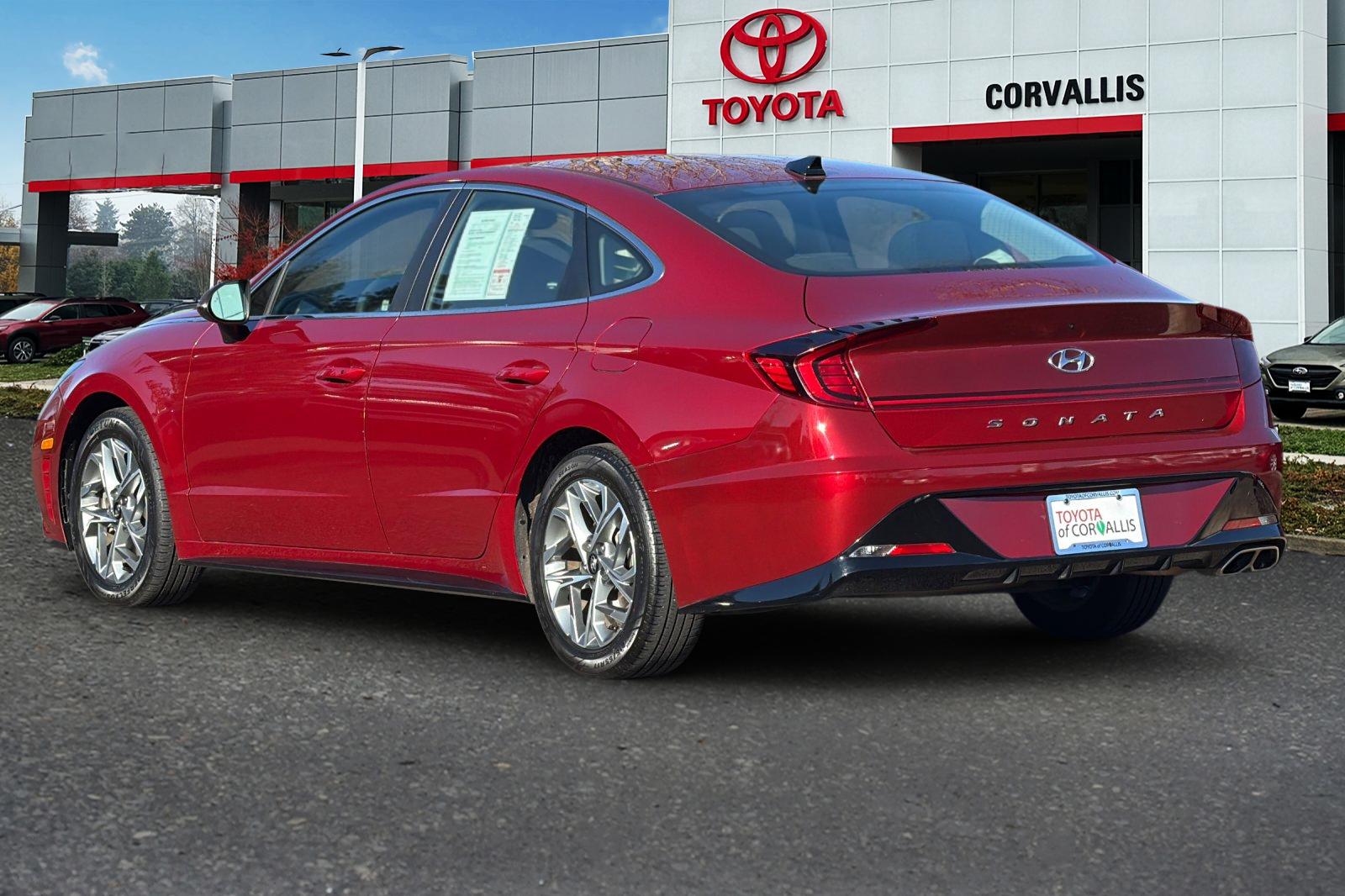 Used 2023 Ultimate Red Hyundai SEL image 6