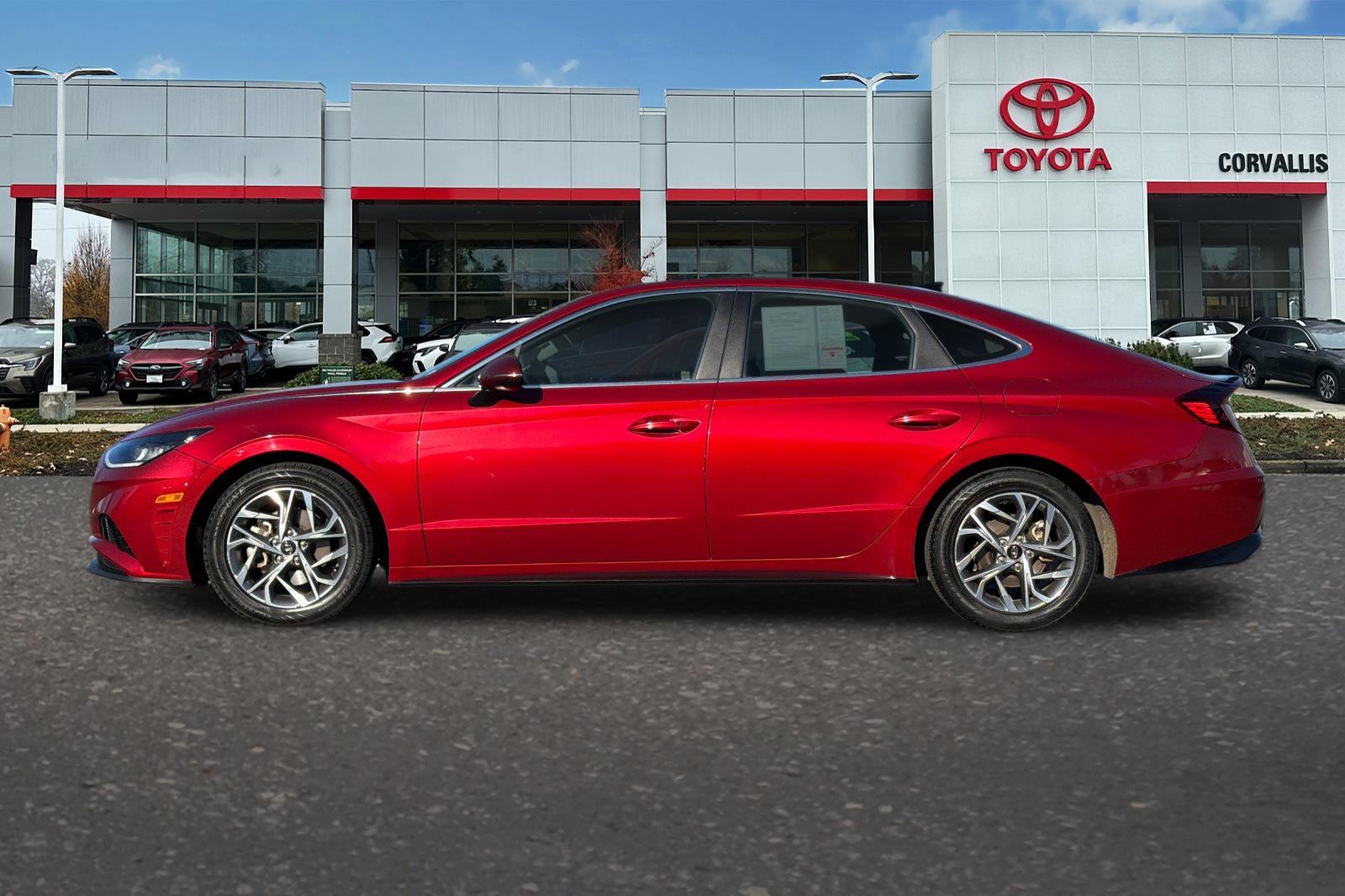 Used 2023 Ultimate Red Hyundai SEL image 7