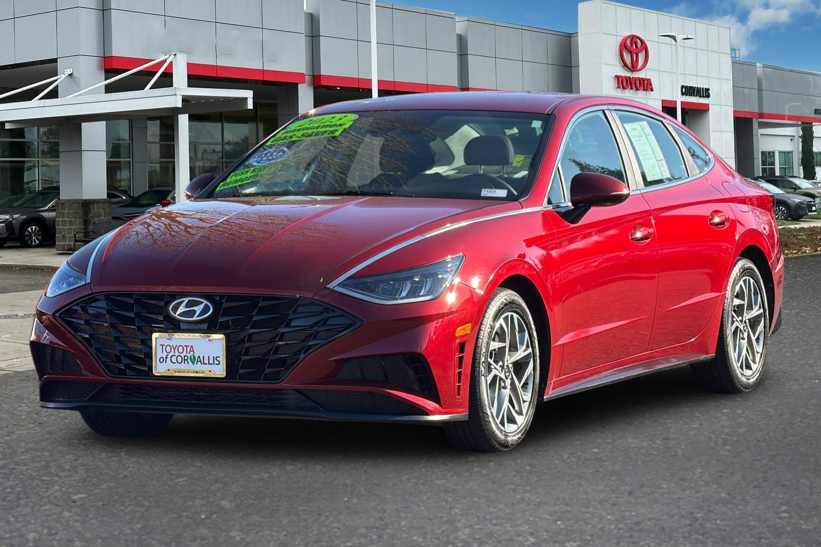 Used 2023 Ultimate Red Hyundai SEL image 8